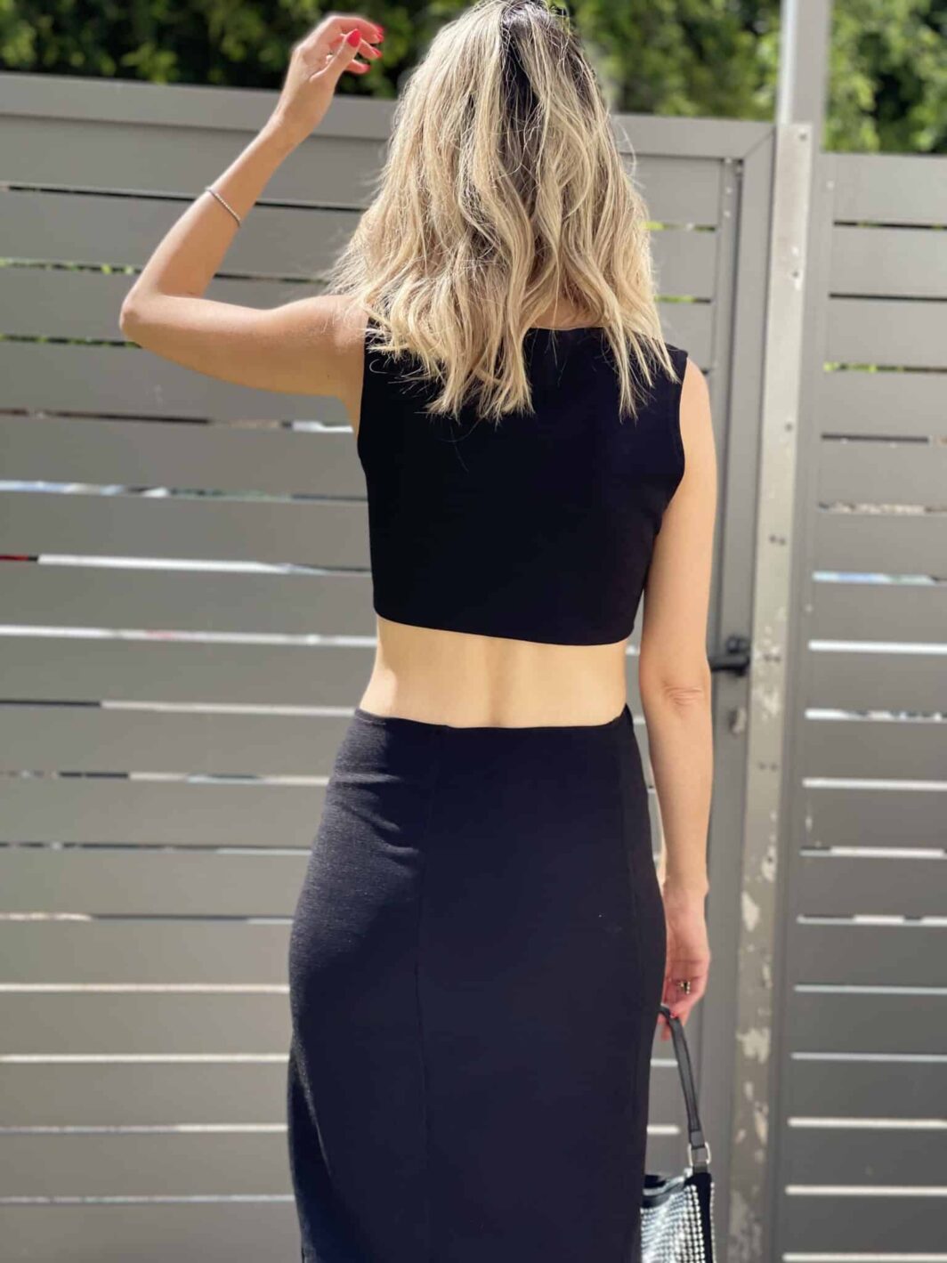 ⁦שמלת מידי פתח צד דולי - שחורה⁩ – תמונה ⁦2⁩