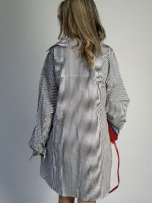 שמלת_מיני_קשירה_טוני_פסים_כחול_לבן_5