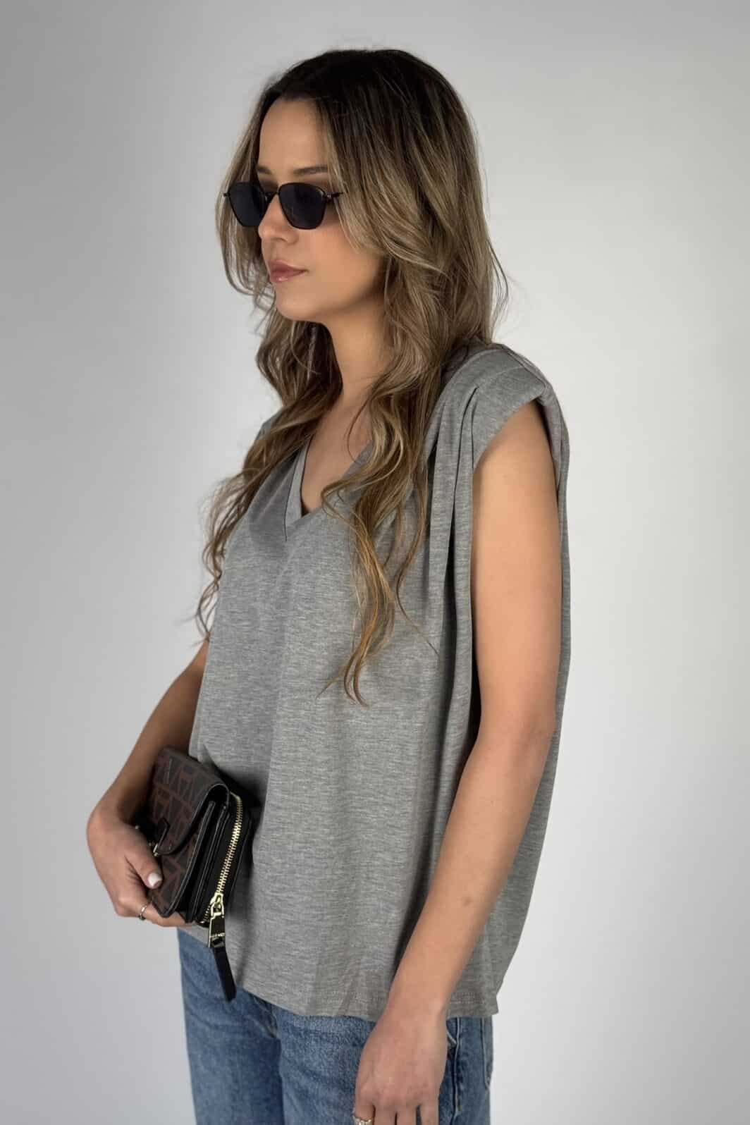 חולצת בייסיק וי אביה אפורה 5