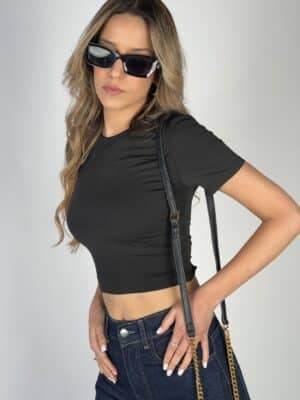 חולצת קרופ קשירה לינור שחורה 1