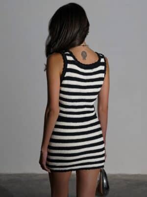 חליפת חצאית מיני סנסה פסים שחור לבן 2
