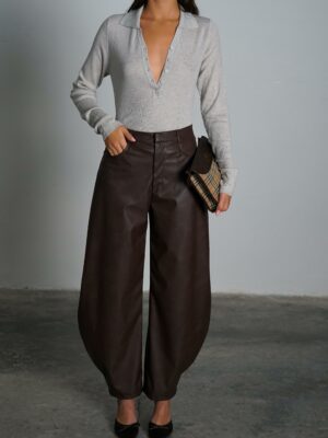 מכנס ארוך דמוי עור קיסו חום 1